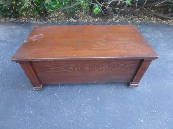Antique Oak Wood Trunk - Storage Chest or Toy Box; Delivery Possible