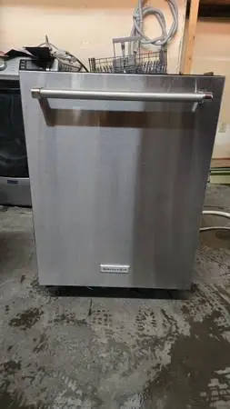Kitchenaid dishwasher *stainless