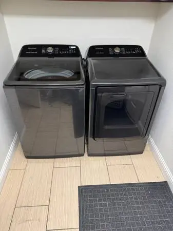 🔥 LIKE NEW Samsung Top Load Washer & Gas Dryer Set – Graphite Black –