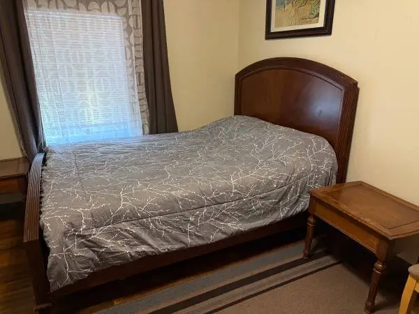 2 Queen Beds, dressers, dining table TV Stand tea table etc