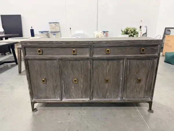 Grossman Furniture Hekman Edgewater Finish Dining Buffet Sideboard