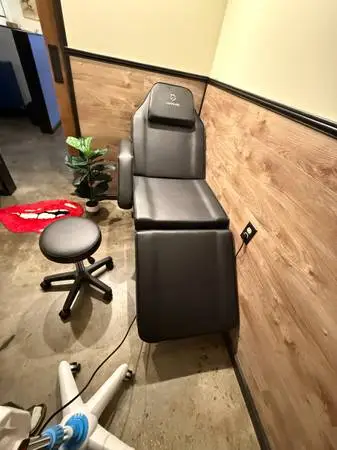 Professional beauty chair / massage chair / tattoo chair