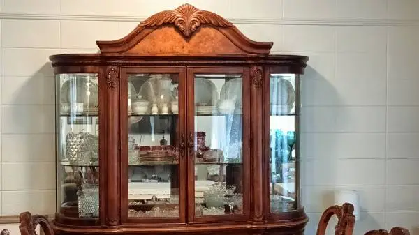 HIGH END DINING ROOM SET