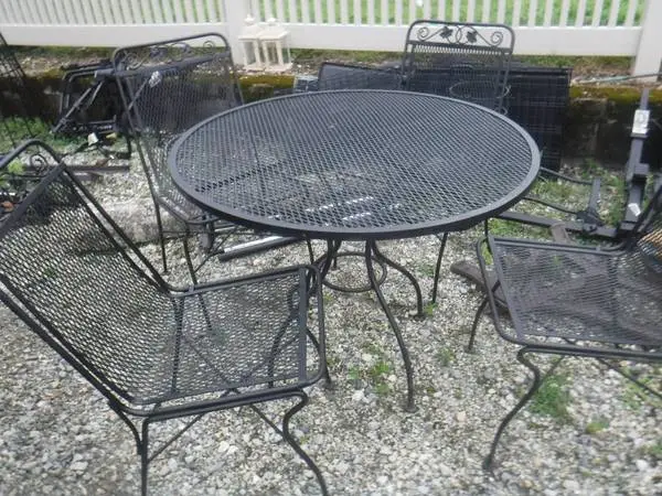 Outdoor Table and 4 Chairs Welded Metal Construction