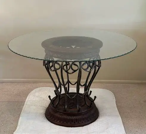 Bronze Gold Wrought Iron Metal Scalloped Edge Glass Round Dining Table