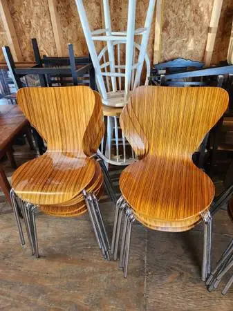 MODERN RESTAURANT STYLE CHAIRS    EACH