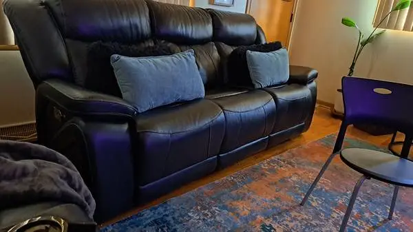 Leather sofa and loveseat recliner