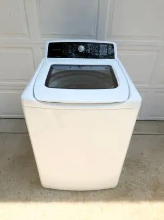 **SUPER CLEAN FRIGIDAIRE WASHER!!**