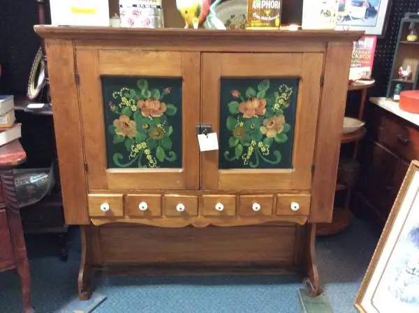 1960’S HUTCH W/6 SMALL DRAWERS & 2 DOORS