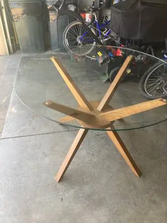 K-Base Glass Round Dining Table