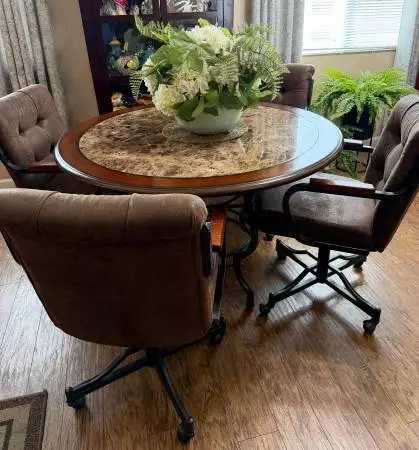 Beautiful RC Wiley Table and four Dining Chairs-PRICE REDUCED!