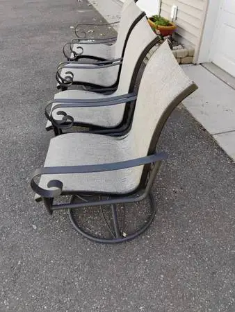 4 Swivel and Rocker Patio Chairs