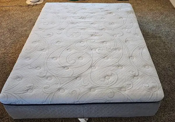 Queen size Novaform gel mattress 14 in depth. OBO