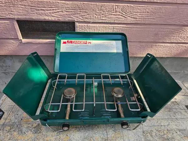 Portable Propane Camping Stove 2 Burner 18-1/ x 11-1/2 - Works Great