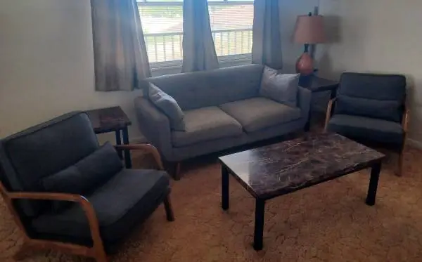 GREAT DEAL!!!8 piece Living Room Set.