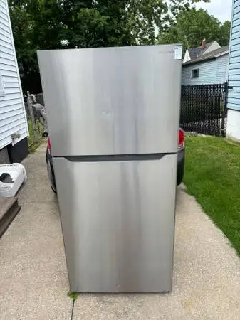 Nice newer insignia refrigerator