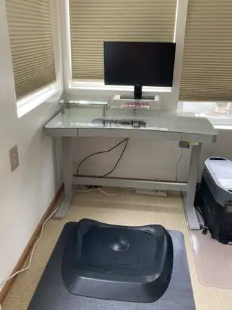 Sit/Stand Desk push button programmable height