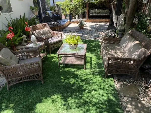 5-Pc Outdoor Wicker Patio Set -Delivery available