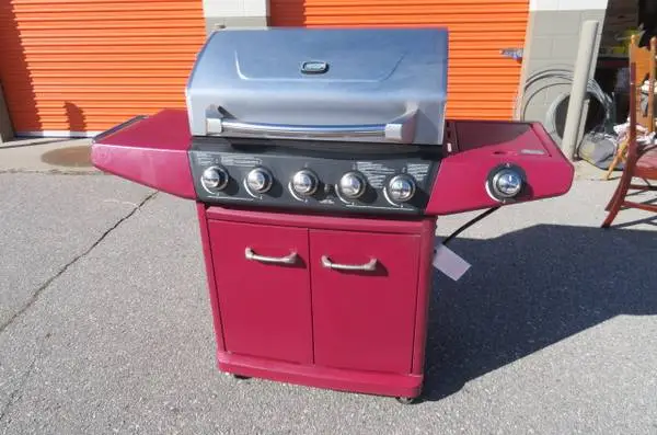 BBQ - 5 BURNER + SIDE BURNER - NEAR NEW-w/FULL TANK & HD COVER-SAVE$$$