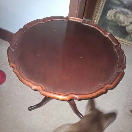 Ethan Allen tilting table like new