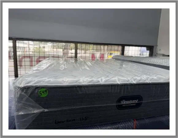QUEEN SIZE SIMMONS BEAUTYREST PRESSURESMART (EXTRA-FIRM) MATTRESS BED