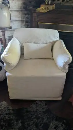 New Wayfair Swivel Chairs x2