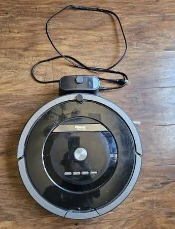 iRobot Roomba 880 Vacuum for sale