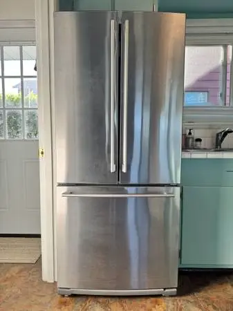 IKEA / Whirlpool IX5VBBEXDS01 30” Bottom-Freezer Refrigerator