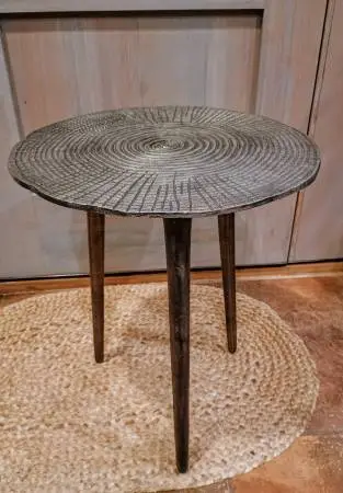 outside/inside UNIQUE small metal table/ plant stand