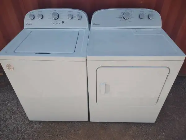 Whirlpool washer and electric dryer