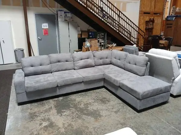 LARGE Grey Sectional: REVERSIBLE!