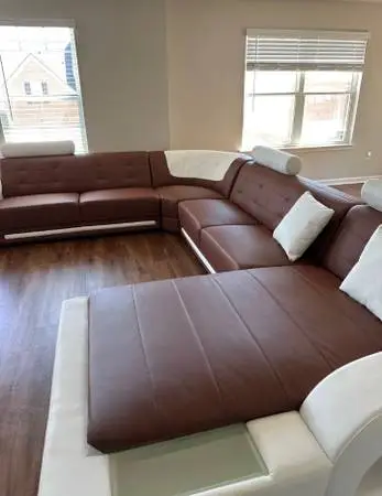 Modern U shaped sectional couch