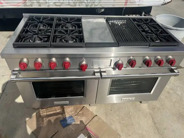 60 Wolf Stainless Range, DF60650CG serial 017118447