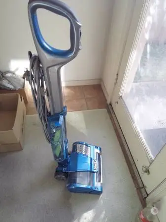 Vacuum Cleaner - Shark
