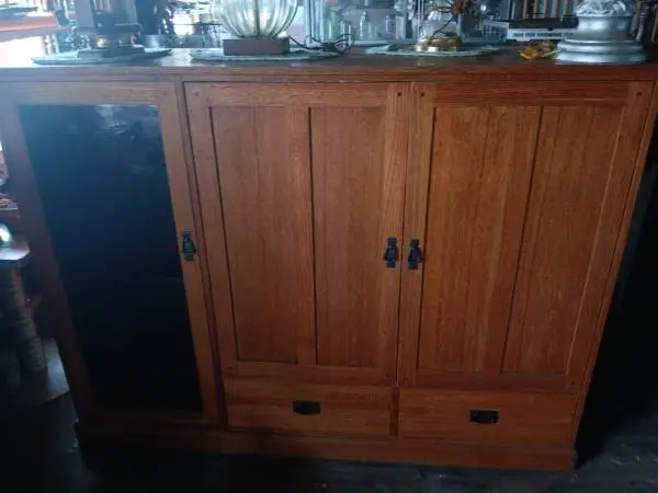 Like New! Solid Oak Wood Entertainment Center 4 Doors, 2 Drawers
