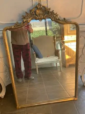 BEAUTIFUL HIGH END BEAUTRY MIRROR - BALLARD DESIGNS - RETAILS FOR $449