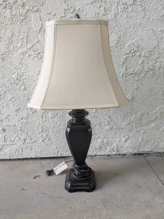 Table lamp