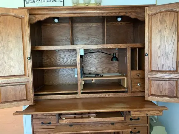 Computer desk