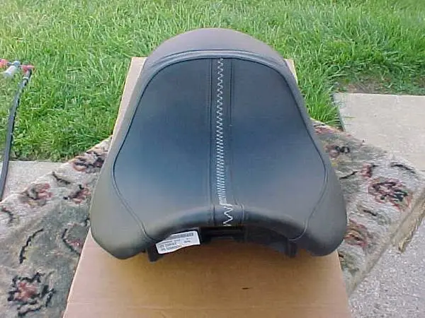 STREETGLIDE & ROADGLIDE 2024-25 NEW SEAT