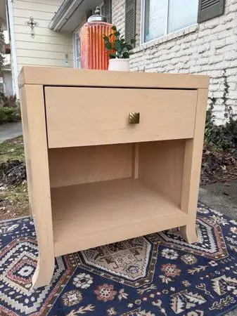 Single Minimalist Nightstand