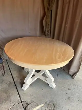 wood Dining table -round