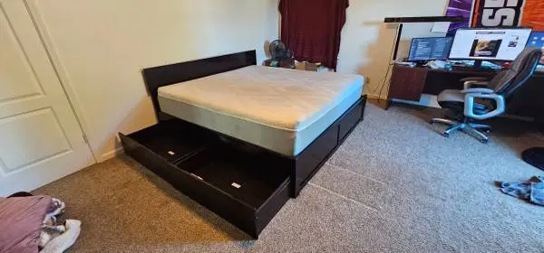 🛏️ California King Storage Bed Frame + Pillow Top Mattress · Solid