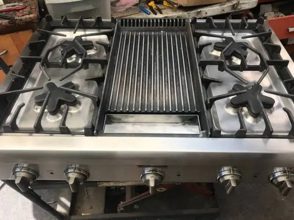 36 Thermador Stainless Rangetop, 4+ griddle or grill