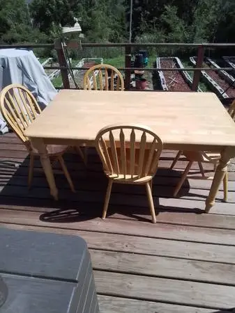 3x5 Wood table with 4 chairs