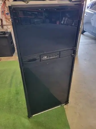 Norcold 2 way RV fridge freezer N611