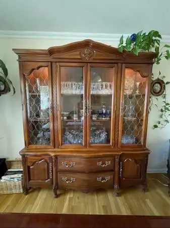 Vintage Bassett French Provincial China Cabinet / Hutch