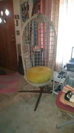 Hanging wicker swing chair