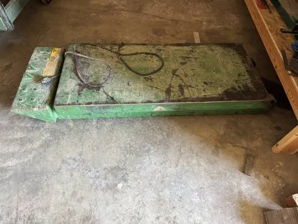Air Technical Industries Scissor Lift Table 4000lb Capacity