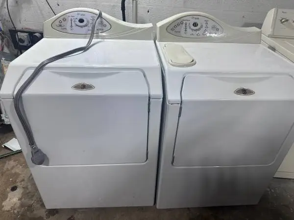 Washer and dryer Maytag