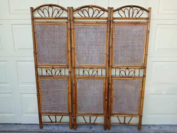 BAMBOO / RATTAN SCREEN, DIVIDER, OR WALL ART